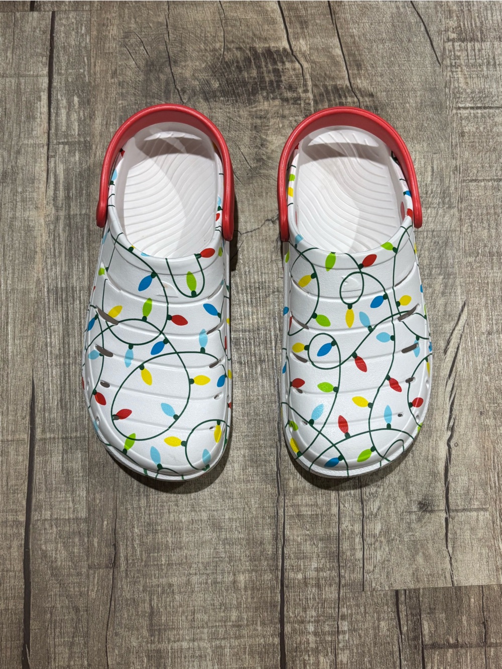 White Holiday Light-Print Slip-On Shoes with Red Heel Strap Women’s Size 8